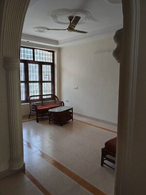 Living Room in 3 BHK Independent House at Sector 52 – for Rent