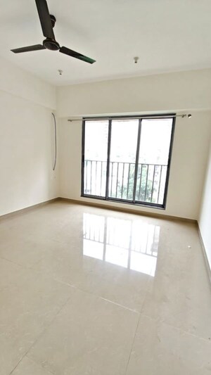 Room in 3 BHK Apartment at Padmavati Maitri Gaurav, Malad East – for Rent