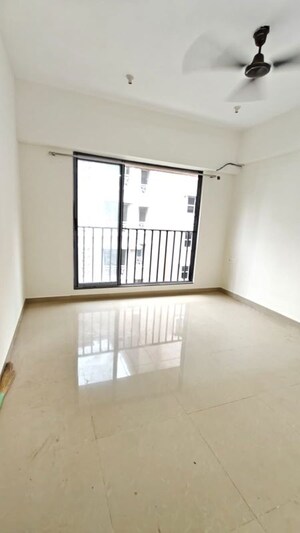 Room in 3 BHK Apartment at Padmavati Maitri Gaurav, Malad East – for Rent