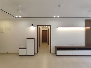 Room in  Apartment at Bhartiya Nikoo Homes Phase 2, Thanisandra Main Road – for Rent