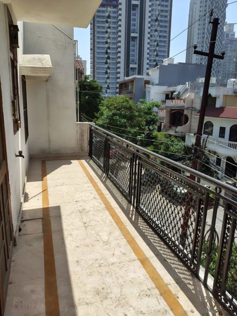 Balcony, sector 52 2 Bedroom 1200 Sq.Ft. Independent House In Sector 52 Noida 10541273