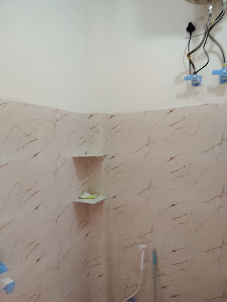 Bathroom, sector 52 2 Bedroom 1200 Sq.Ft. Independent House In Sector 52 Noida 10541273