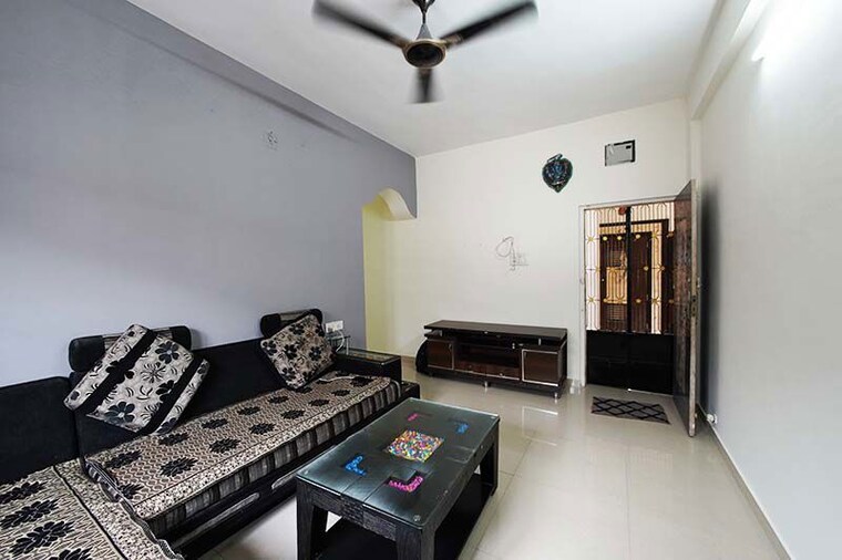 Living Room, ghatlodia 2 Bedroom 100 Sq.Yd. Apartment In Ghatlodia Ahmedabad 10541305