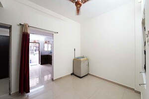 Room in 2 BHK Apartment at Ghatlodia – for Sale