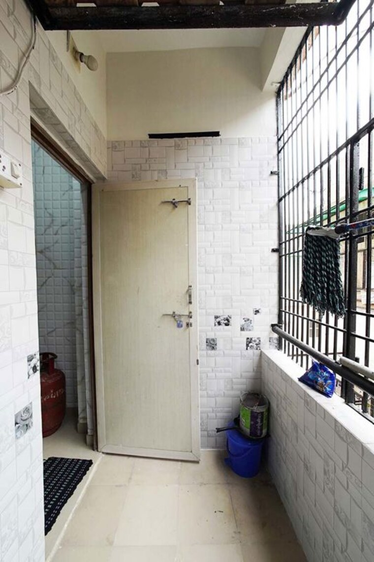 Kitchen, ghatlodia 2 Bedroom 100 Sq.Yd. Apartment In Ghatlodia Ahmedabad 10541305