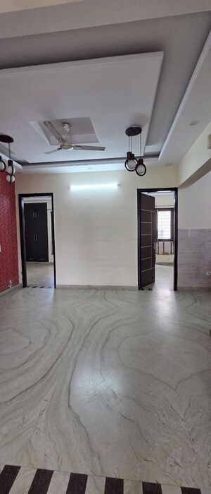 Room in 3 BHK Builder Floor at Sector 23 – for Rent