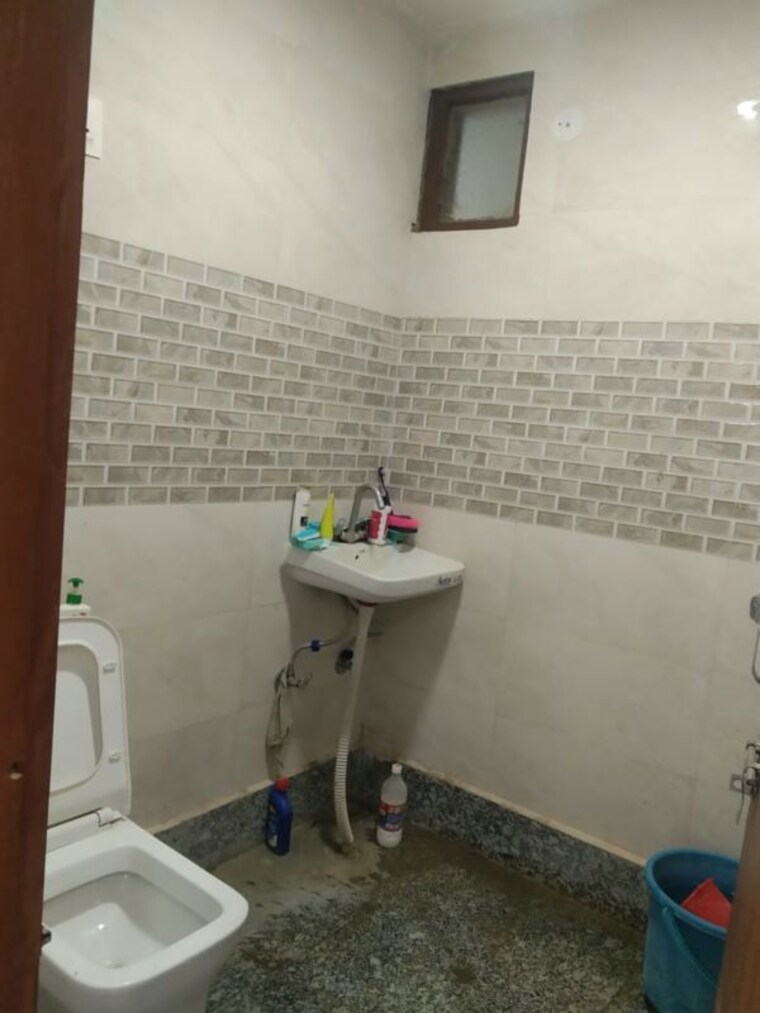 Bathroom, mehrauli 1 Bedroom 500 Sq.Ft. Builder Floor In Mehrauli Delhi 10538857