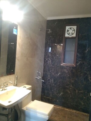 Furnished Amenities in 3 BHK Builder Floor at Mehrauli – for Rent
