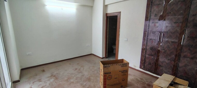 Room, gaur-city-2-10th-avenue 2 Bedroom 980 Sq.Ft. Apartment In Sector 16c Greater Noida Greater Noida 10541364