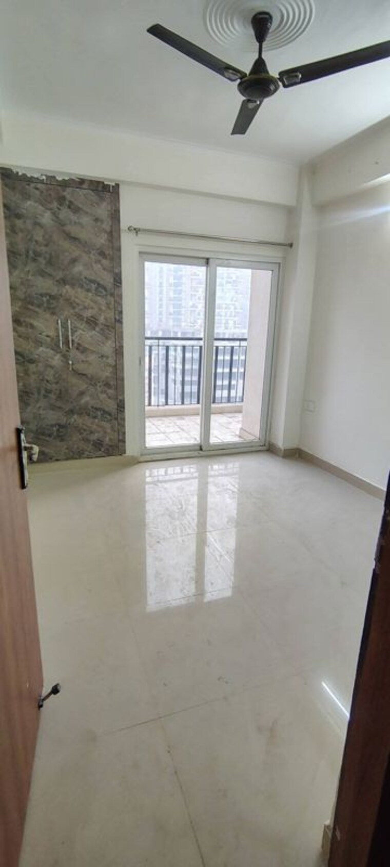 Room, gaur-city-2-10th-avenue 2 Bedroom 980 Sq.Ft. Apartment In Sector 16c Greater Noida Greater Noida 10541364