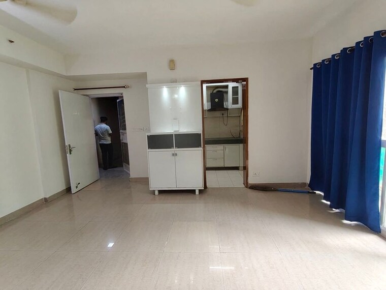 Room, gaur-city-2-10th-avenue 2 Bedroom 980 Sq.Ft. Apartment In Sector 16c Greater Noida Greater Noida 10541364