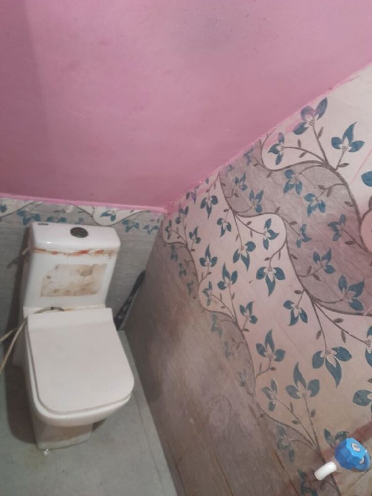Bathroom, deepawali-enclave 1 Bedroom 55 Sq.Yd. Independent House In Ismailpur Faridabad 10541326