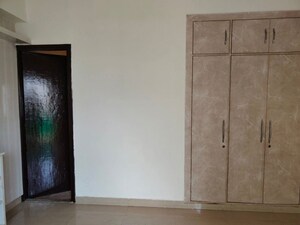 Room in 2 BHK Apartment at Gaur City 2 - 11th Avenue, Sector 16c Greater Noida – for Rent