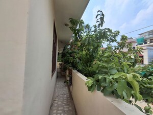 Balcony in 2 BHK Builder Floor at Sector 23 – for Rent