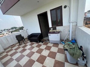 Team Area in 2 BHK Builder Floor at Sector 23 – for Rent
