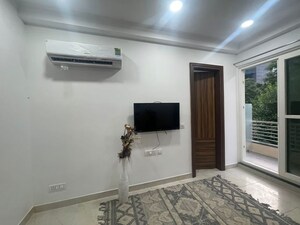 Room in 1 BHK Builder Floor at Sector 51 – for Rent