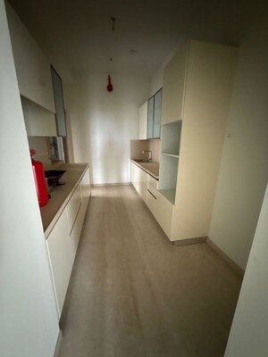 Building Lobby in 4 BHK Apartment at Piramal Mahalaxmi, Mahalaxmi – for Rent