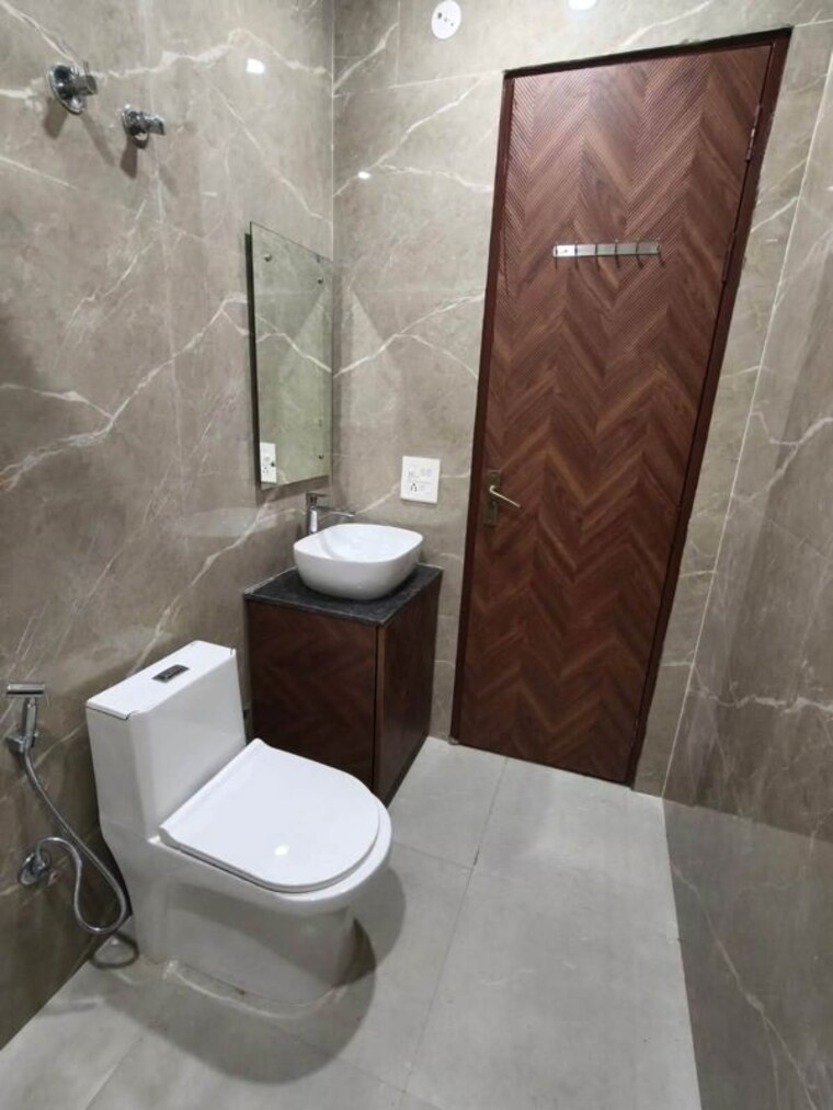 Bathroom, saket 1 Bedroom 690 Sq.Ft. Apartment In Saket Delhi 10541461