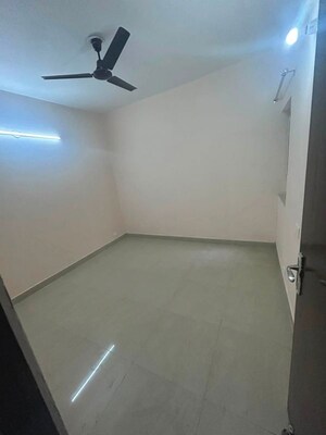 Room in 3 BHK Apartment at Amrapali Ivory Heights, Amrapali Dream Valley – for Rent