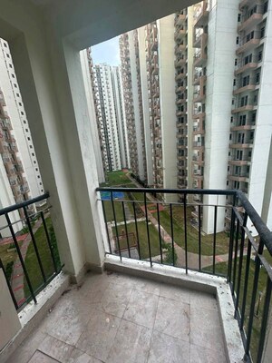 Balcony in 3 BHK Apartment at Amrapali Ivory Heights, Amrapali Dream Valley – for Rent