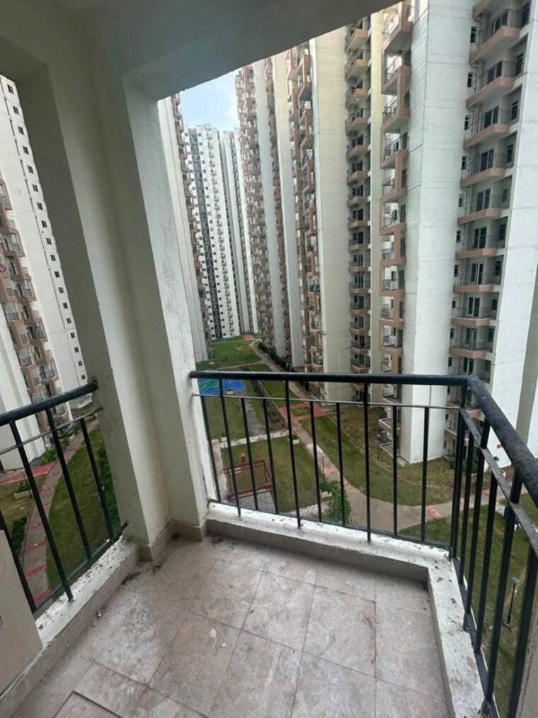 Balcony, amrapali-ivory-heights 3 Bedroom 1250 Sq.Ft. Apartment In Amrapali Dream Valley Greater Noida 10541463