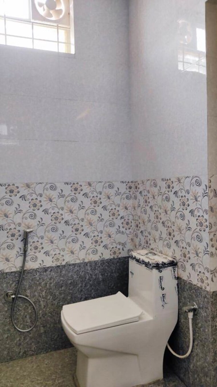Bathroom, lingarajapuram 3 Bedroom 950 Sq.Ft. Builder Floor In Lingarajapuram Bangalore 10541416