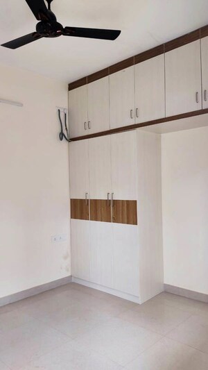 Room in 3 BHK Builder Floor at Lingarajapuram – for Rent