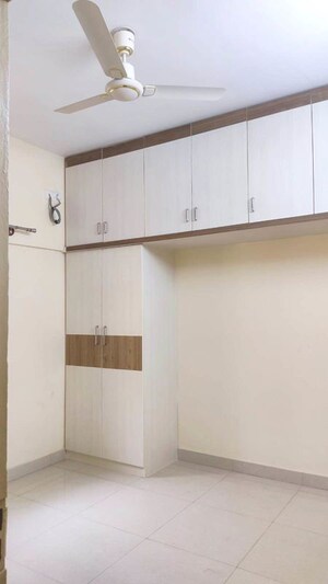 Room in 3 BHK Builder Floor at Lingarajapuram – for Rent
