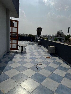 Parking in 1 RK Builder Floor at Sector 23 – for Rent