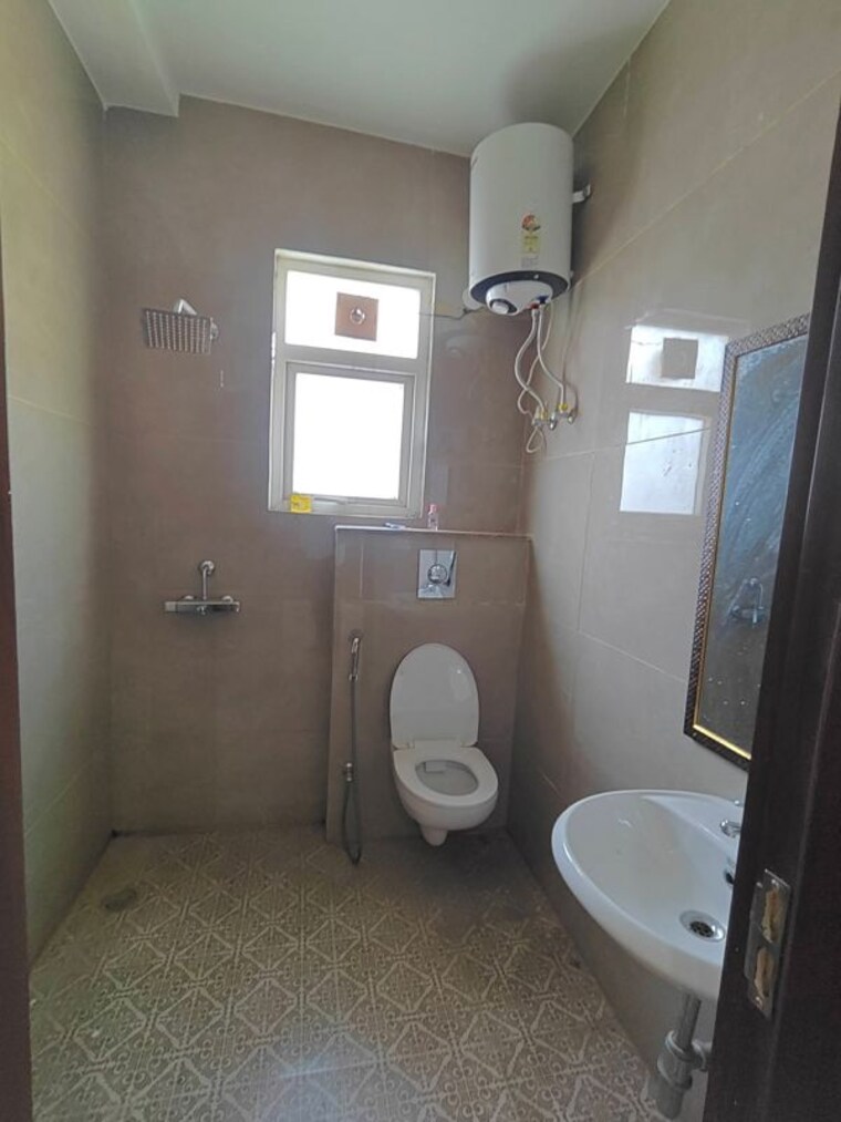 Bathroom, ardee-platinum-independent-floors 2 Bedroom 1000 Sq.Ft. Builder Floor In Sector 52 Gurgaon 10541472