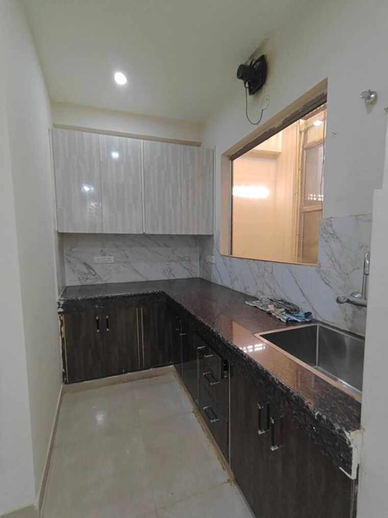 Kitchen, ardee-platinum-independent-floors 2 Bedroom 1000 Sq.Ft. Builder Floor In Sector 52 Gurgaon 10541472