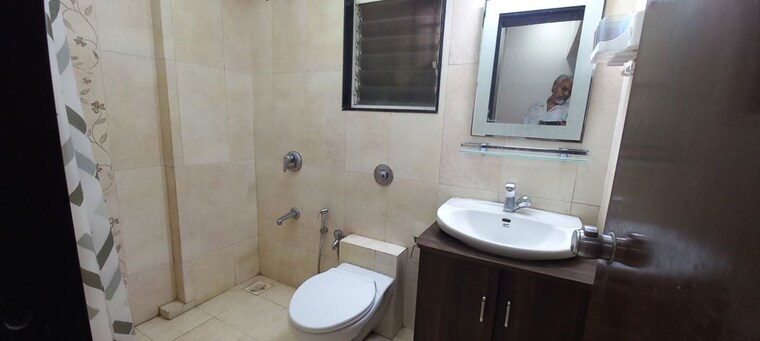 Bathroom, goel-ganga-melrose 3.5 Bedroom 2000 Sq.Ft. Apartment In Sopan Baug Pune 10536334
