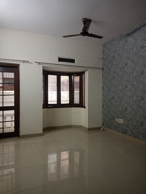 Room in 1 BHK Builder Floor at Ansal Plaza Sector-23, Sector 23 – for Rent