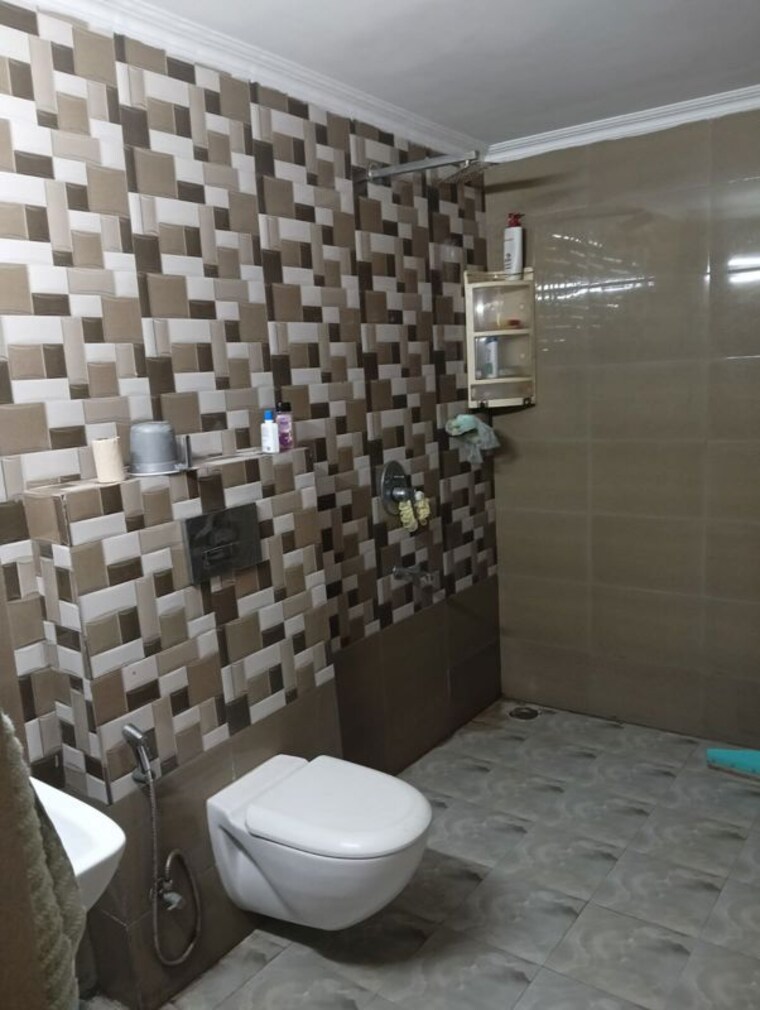 Bathroom, sector 23 1 Bedroom 1100 Sq.Ft. Builder Floor In Sector 23 Gurgaon 10541508