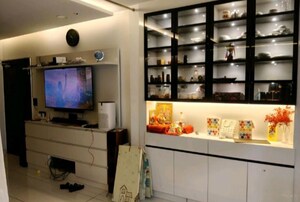 Furnished Amenities in 4 BHK Apartment at Supertech Czar Suites, Omicron I Greater Noida – for Rent