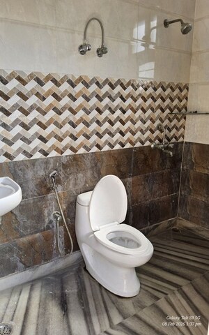 Bathroom in 2 BHK Builder Floor at Sector 39 – for Rent
