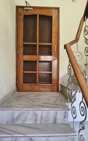 Staircase in 2 BHK Builder Floor at Sector 39 – for Rent