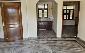Room in 2 BHK Builder Floor at Sector 39 – for Rent