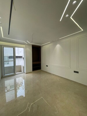 Room in 3 BHK Builder Floor at Greater Kailash I – for Sale
