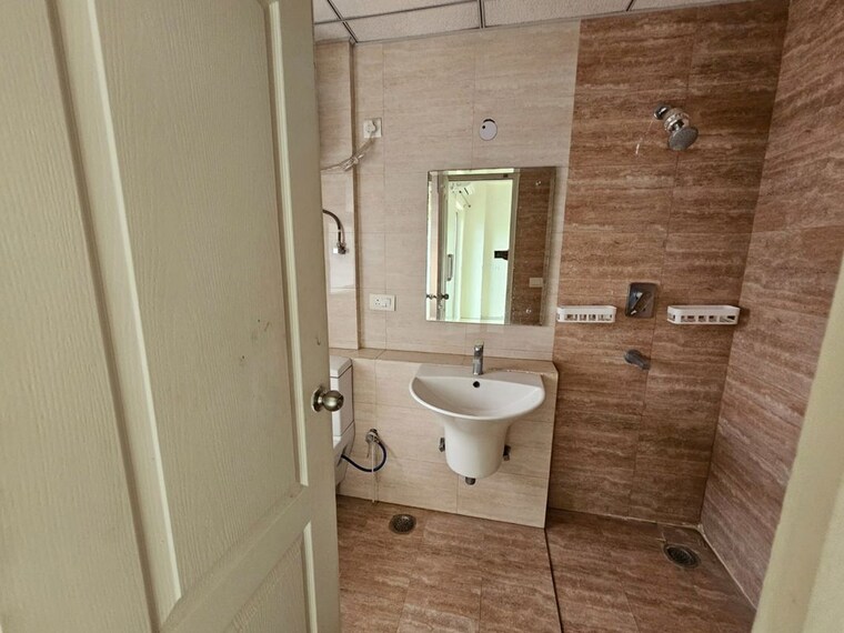 Bathroom, shree-vardhman-victoria 3 Bedroom 1950 Sq.Ft. Apartment In Sector 70 Gurgaon 10541539