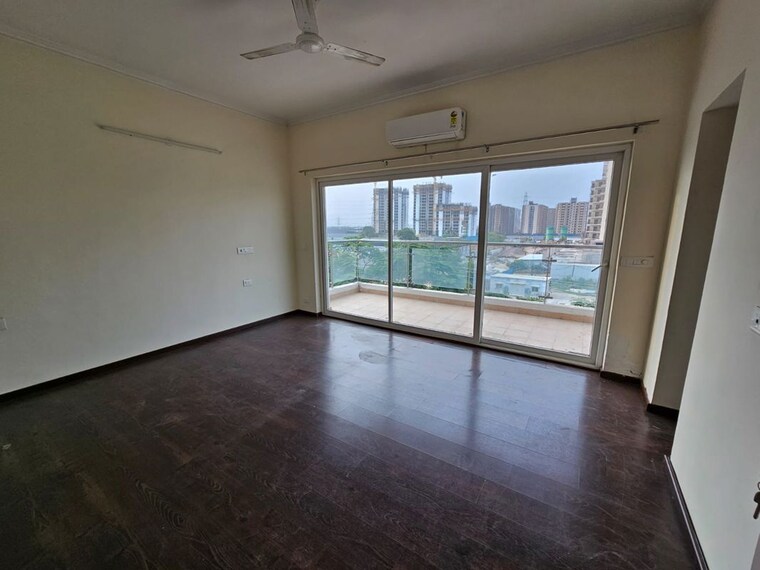 Room, shree-vardhman-victoria 3 Bedroom 1950 Sq.Ft. Apartment In Sector 70 Gurgaon 10541539