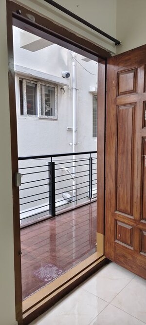 Room in 2 BHK Apartment at Halasuru – for Rent