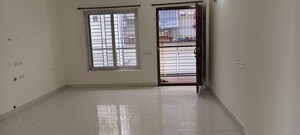 Room in 2 BHK Apartment at Halasuru – for Rent
