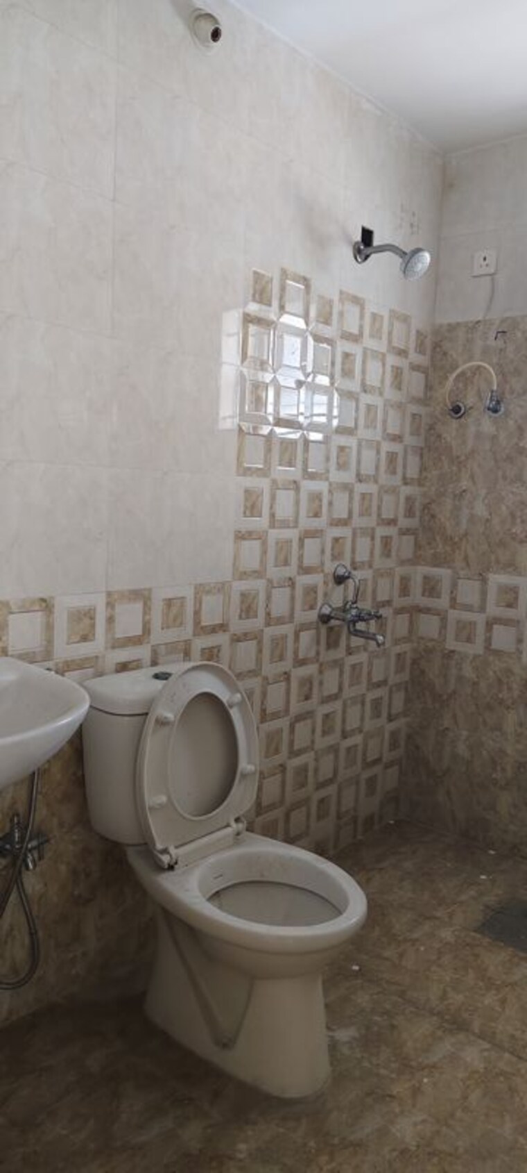 Bathroom, halasuru 2 Bedroom 1200 Sq.Ft. Apartment In Halasuru Bangalore 10541544