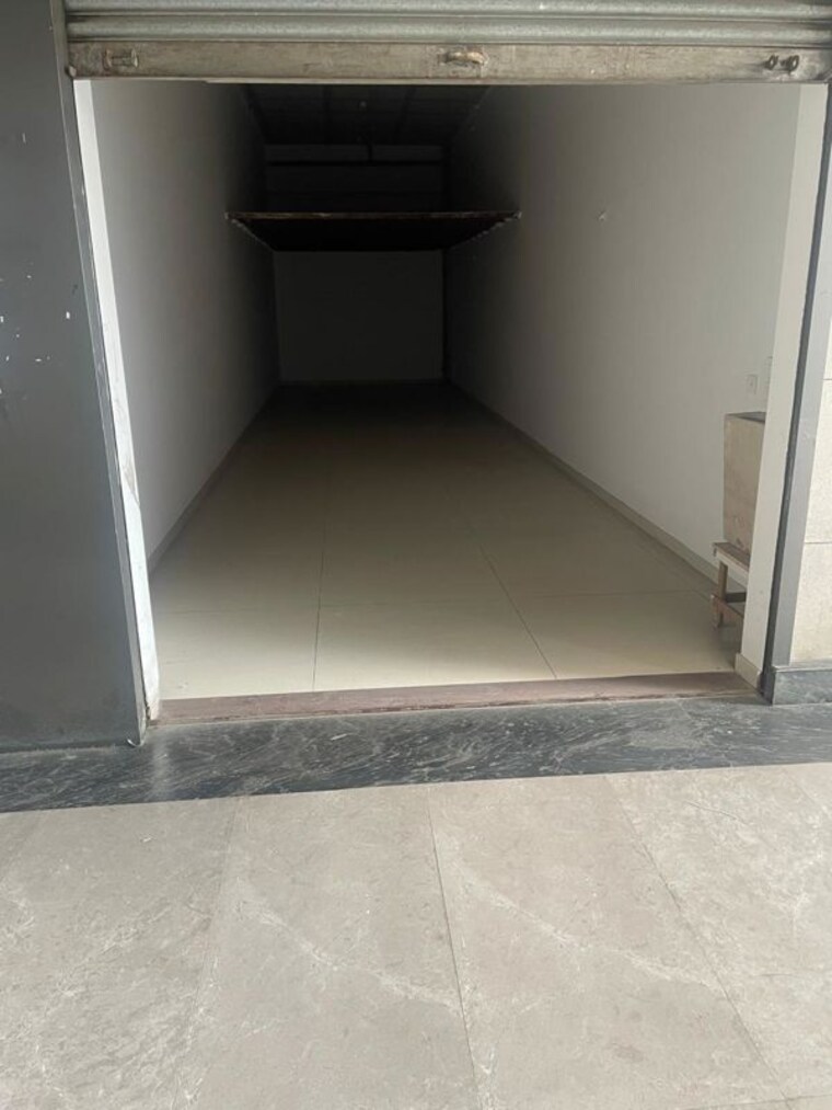Room, vision-flora Commercial Shop 700 Sq.Ft. In Pimple Saudagar Pune 10541564