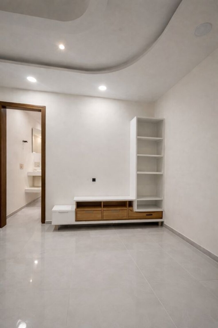 Room, rohini sector 15 5 Bedroom 1200 Sq.Ft. Builder Floor In Rohini Sector 15 Delhi 10541568