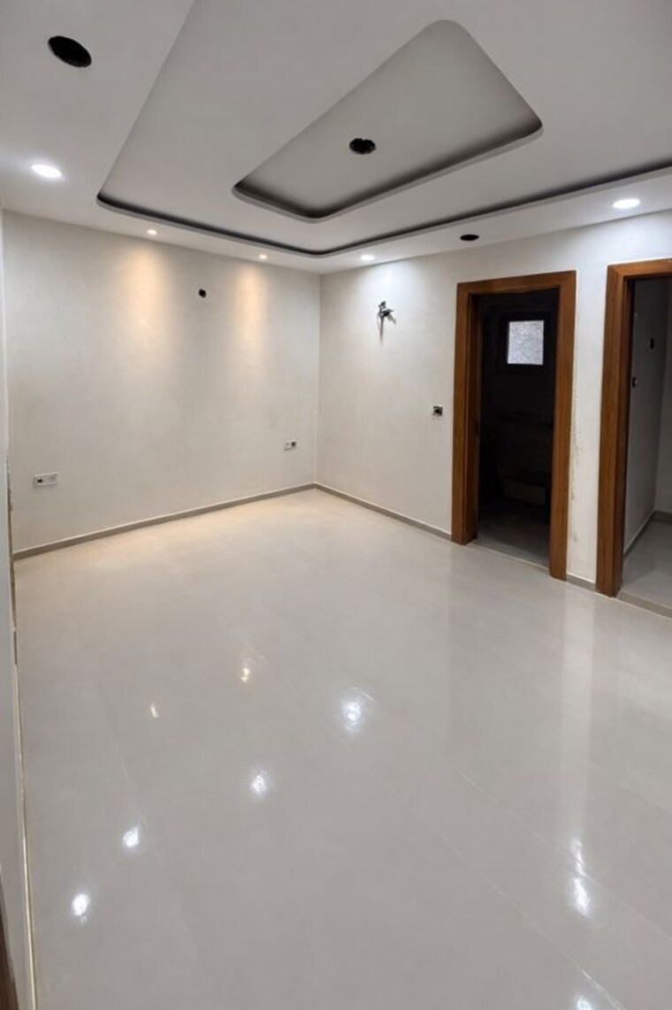 Room, rohini sector 15 5 Bedroom 1200 Sq.Ft. Builder Floor In Rohini Sector 15 Delhi 10541568