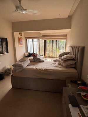 Bedroom in 2 BHK Apartment at Santacruz West – for Sale