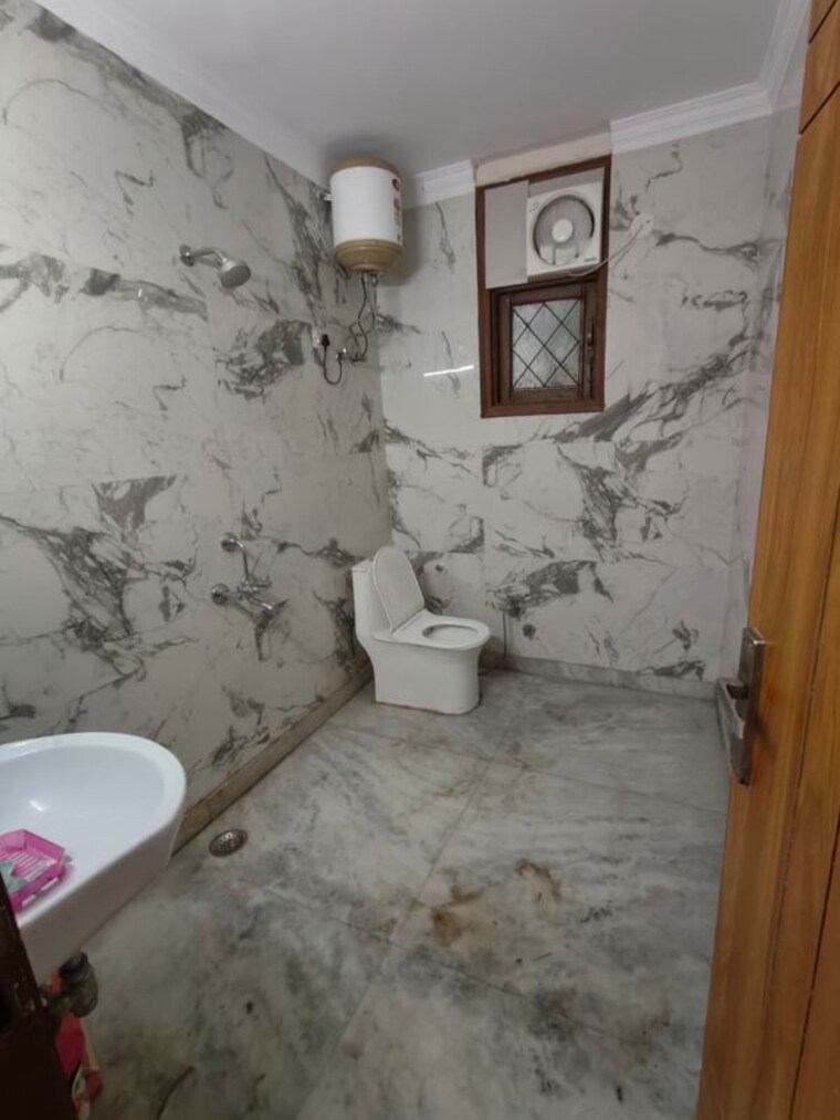 Bathroom, saket 1 RK 350 Sq.Ft. Builder Floor In Saket Delhi 10541619