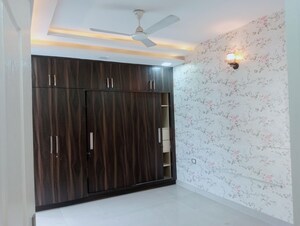 Furnished Amenities in 2 BHK Apartment at BPTP Mansions, Sector 66 – for Rent
